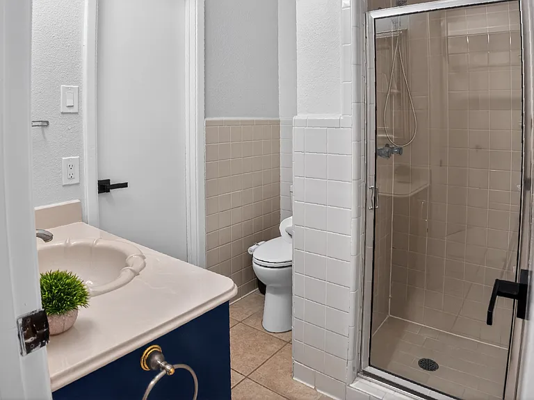 6425 Heidelburg Ct — Photo 18