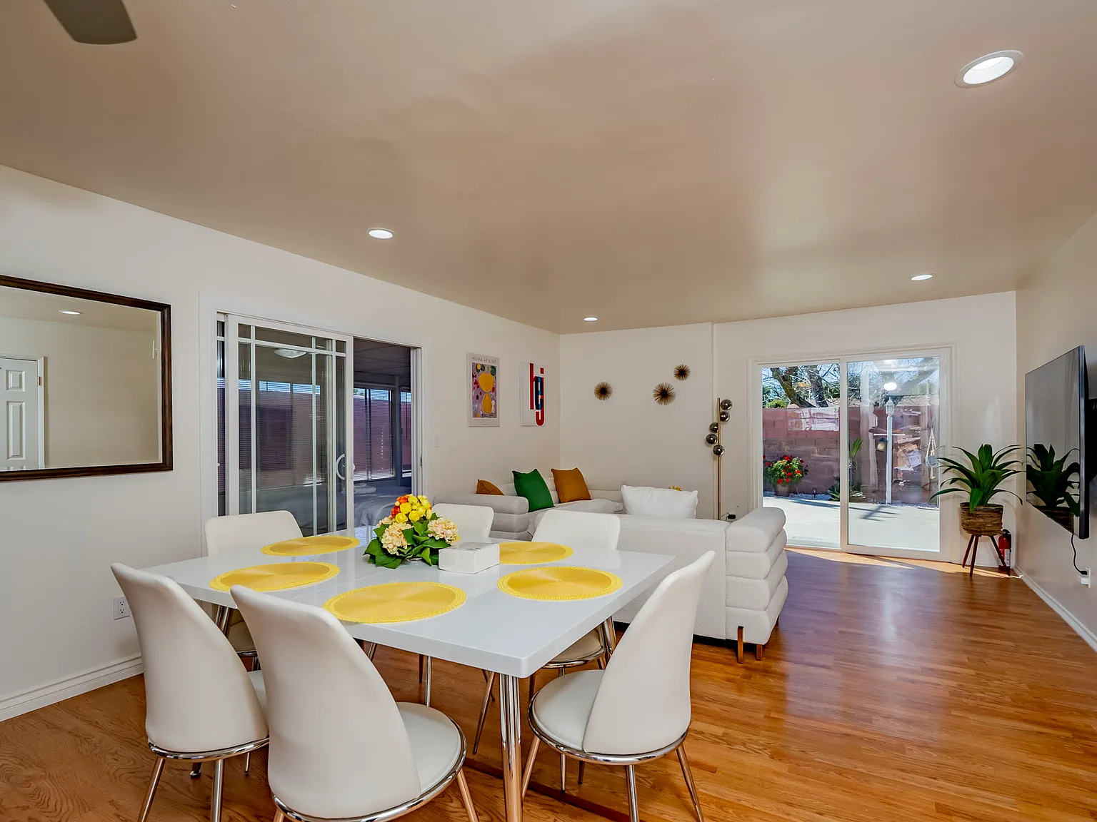 4 bed, 1373 sqft, $3,800 — Photo 4