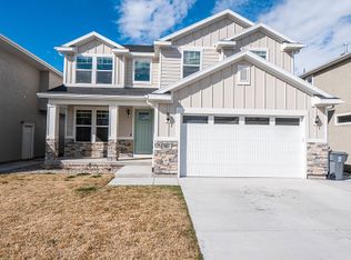 96 W Hackberry Rd, Vineyard, UT 84059