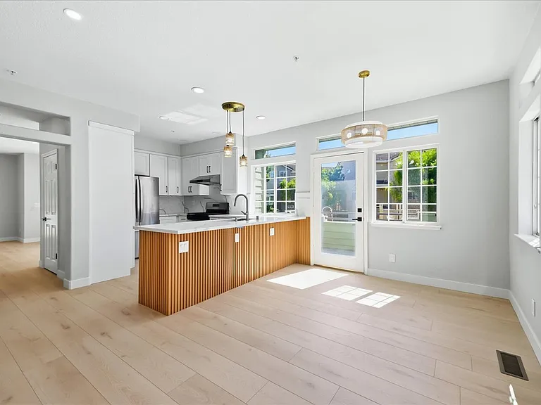 521 Porpoise Bay Ter #A — Photo 17