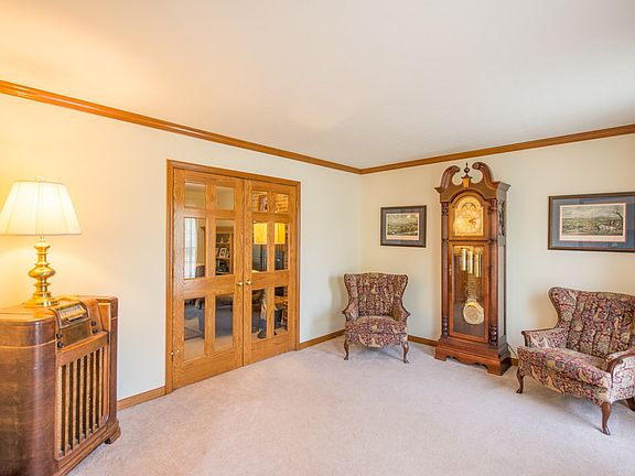 4th image of 4796 Riverwood Dr
