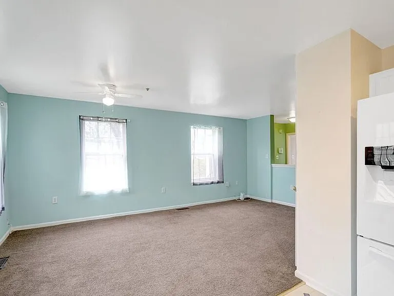 1121 Varney St SE — Photo 11