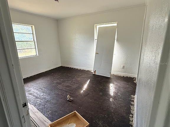 2nd image of 40 Hall St