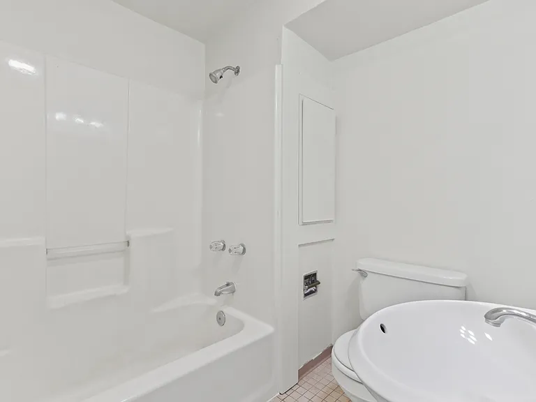 4326 NE Maywood Pl — Photo 12