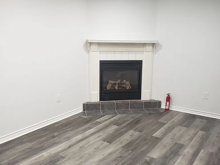 59 Weymouth Rd — Photo 2