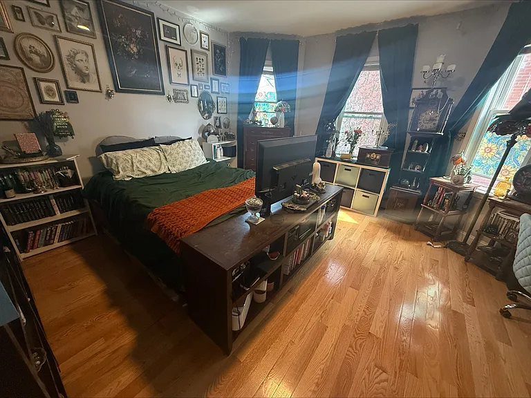29 Waverly St #1 — Photo 12
