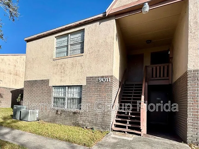 9011 Westchester Cir #D — Photo 3