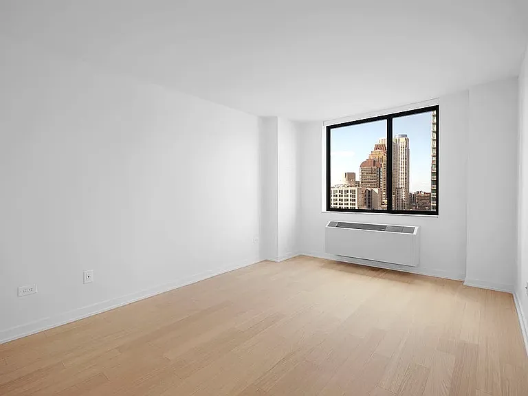 75 W End Ave #R21C — Photo 8