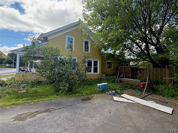 5th image of 2627 Mill St