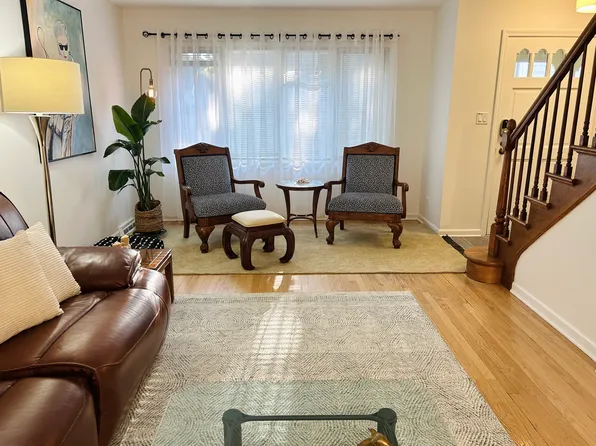 335 Scott St #335, Lake Forest, IL 60045