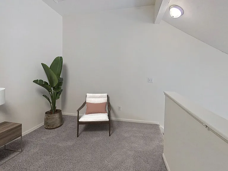 Townsend Apartments — Photo 4