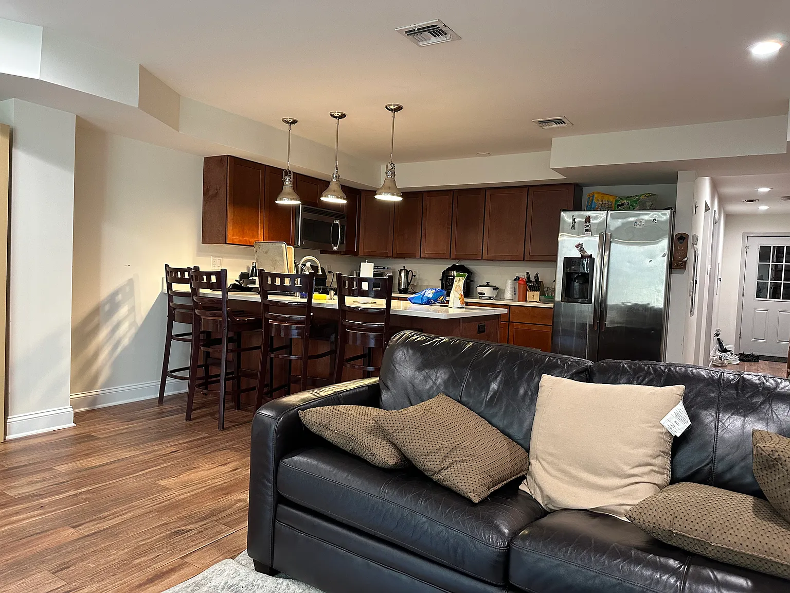 3 bed, 1500 sqft, $6,500 — Photo 2