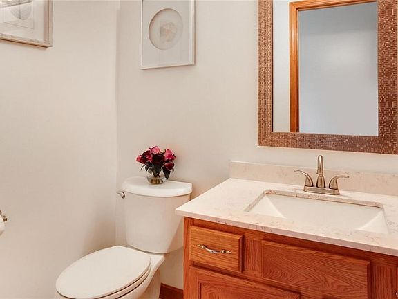 5th image of 8624 Meadow Creek Ct