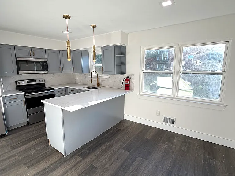 310 Sawmill Rd — Photo 8