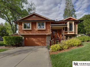 7960 Arlington Dr, Omaha, NE 68134