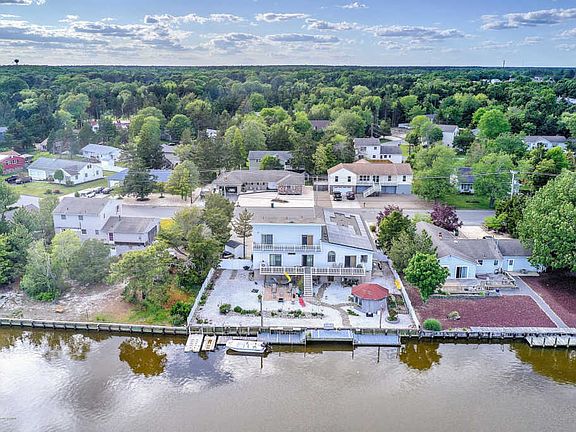 2nd image of 50 Atlantis Blvd