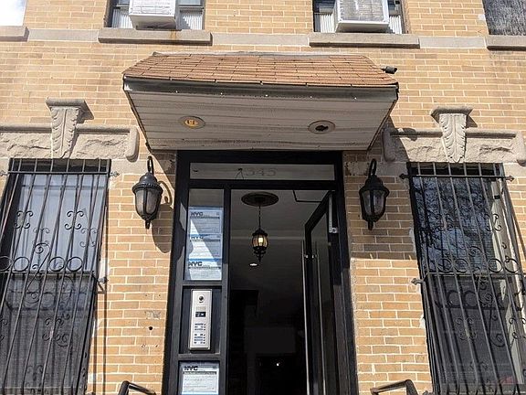 3rd image of 298 Chauncey St #1A