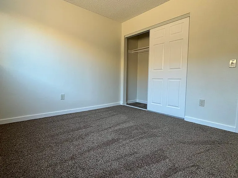 24838 Newhall Avenue — Photo 9