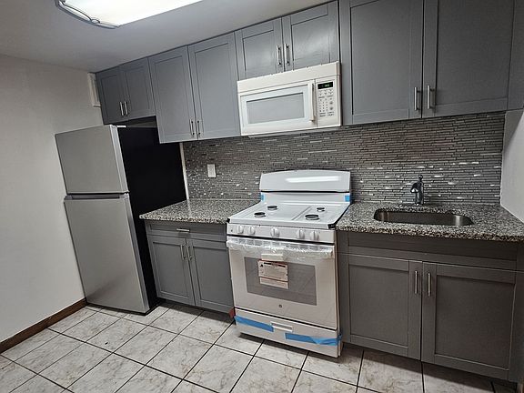 4th image of 3500 Hudson Ave APT 1
