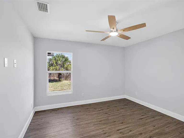 375 Denver Dr — Photo 22