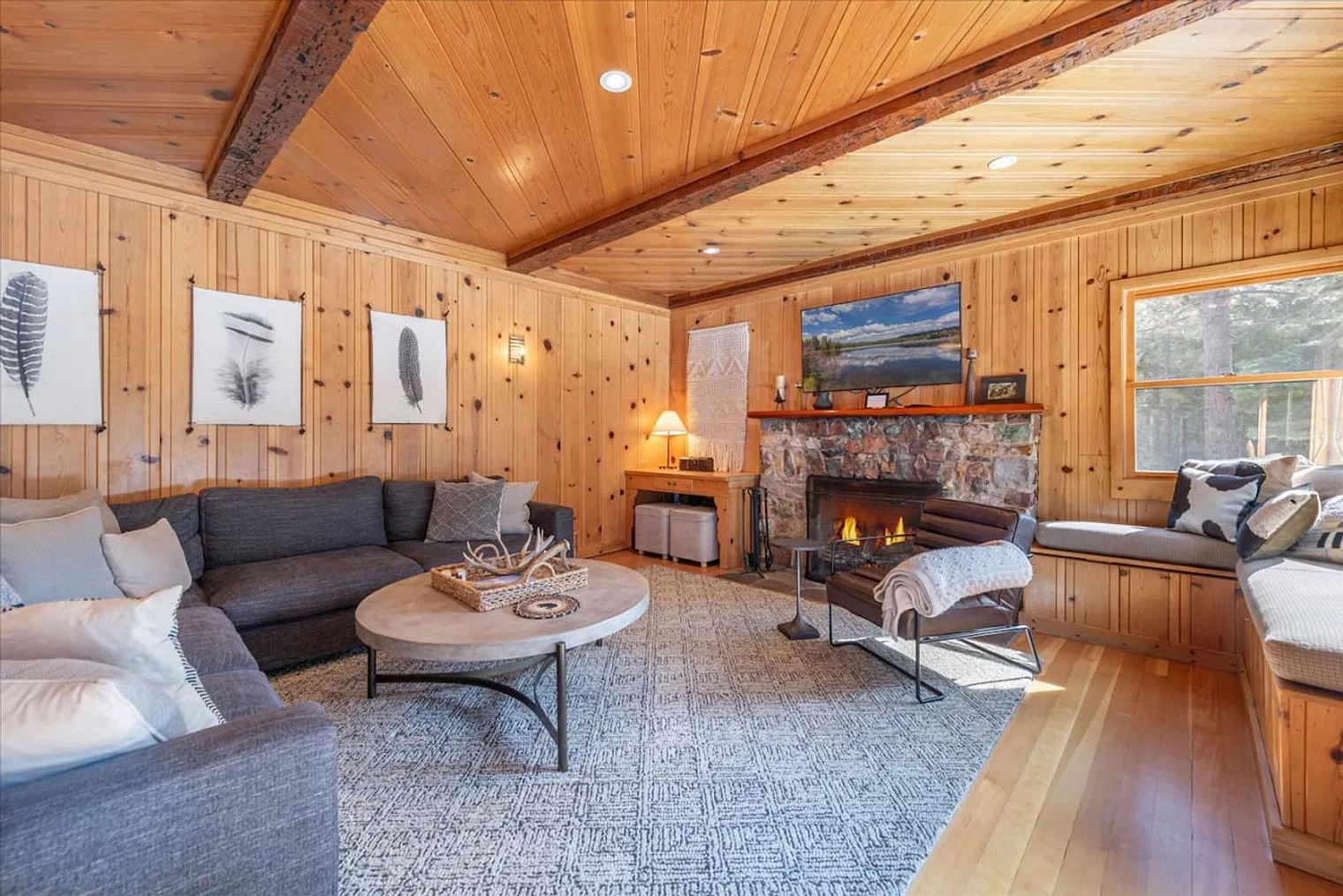 3 bed, 2.0 bath, $8,437 — Photo 1