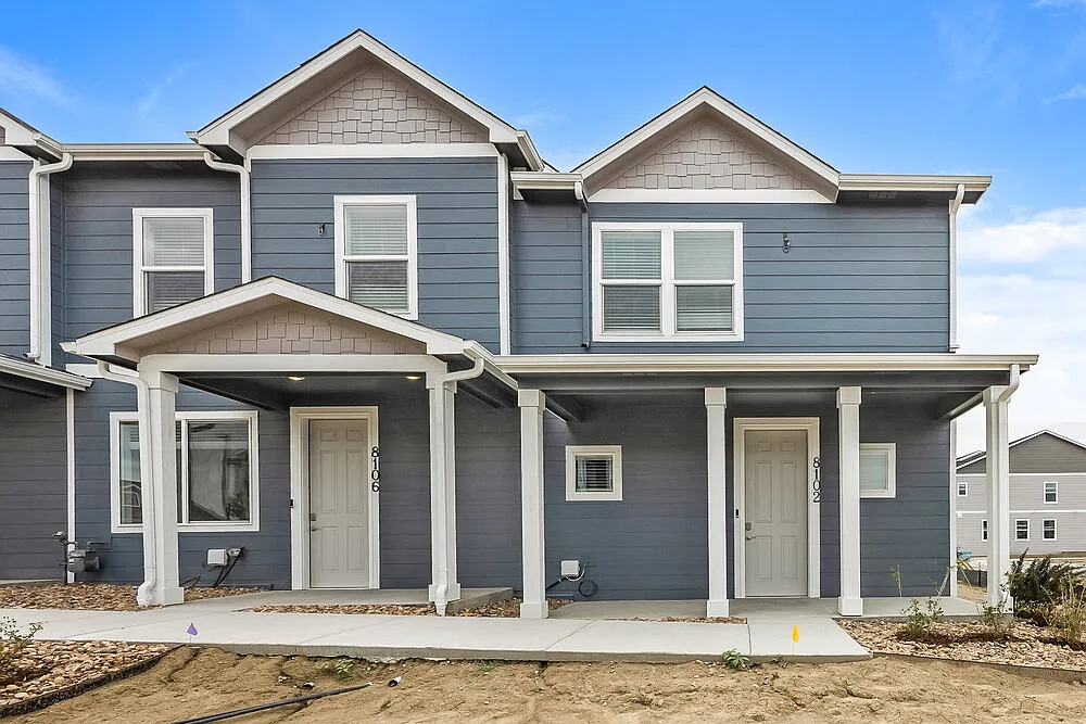 4 bed, 2.5 bath, 1528 sqft, $2,610 — Photo 1