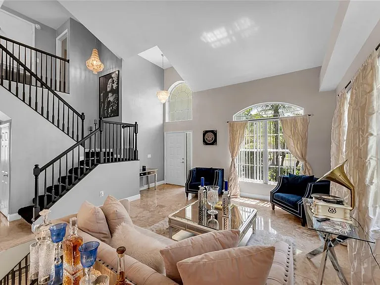 13115 Royal George Ave — Photo 10