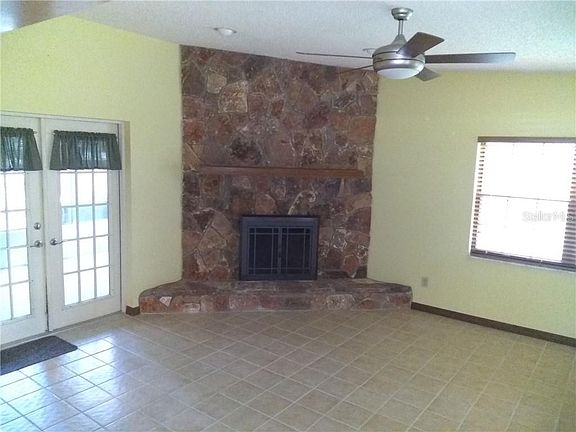 3rd image of 1800 NE 36th St