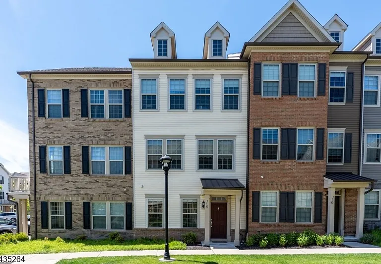 18 Cortland Ct #A — Photo 32