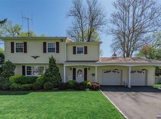 510 Princeton Ter, Paramus, NJ 07652