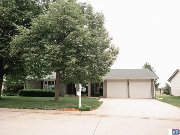 103 S Michigan Ave, York, NE 68467