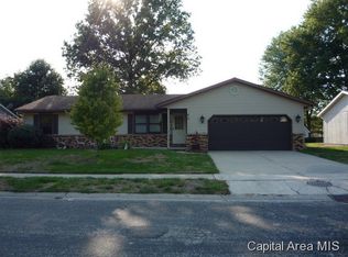 49 Guinevere Dr, Rochester, IL 62563