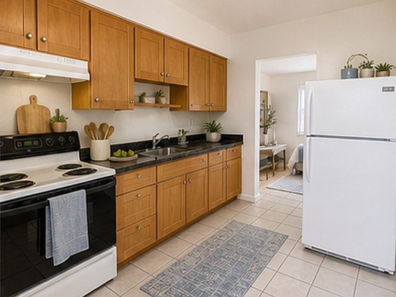 2nd image of 1015 Arcade Blvd #435