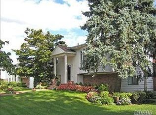 624 Michelle Pl, Valley Stream, NY 11581