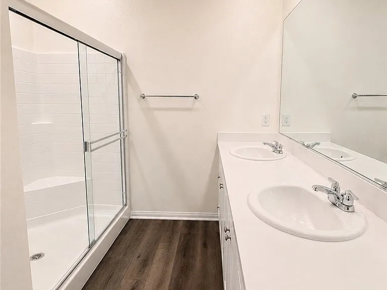 16570 Wyndham Ln — Photo 17