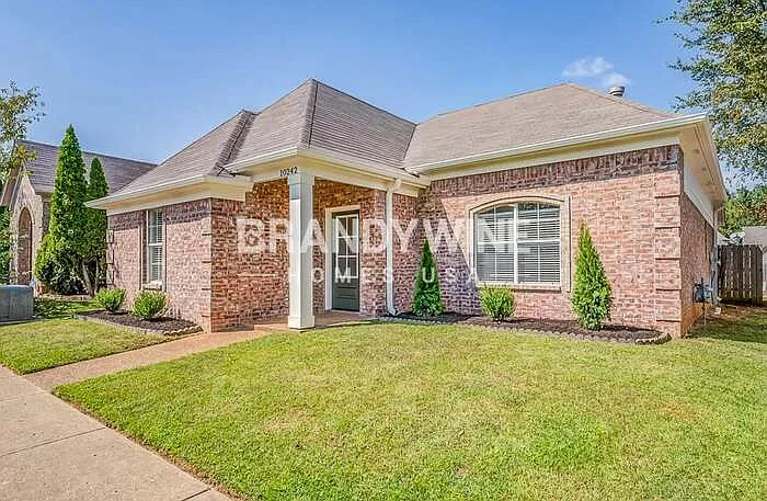 Building Photo - 10242 Evening Hill Dr