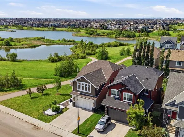 468 N Mahogany Blvd SE, Calgary, AB T3M 1M9