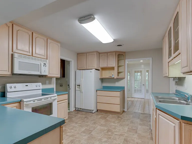 318 Powhatan Dr — Photo 27