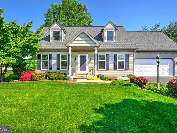 2nd image of 706 Rosemont Dr