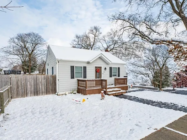 21 Beecher Avenue, East Islip, NY 11730