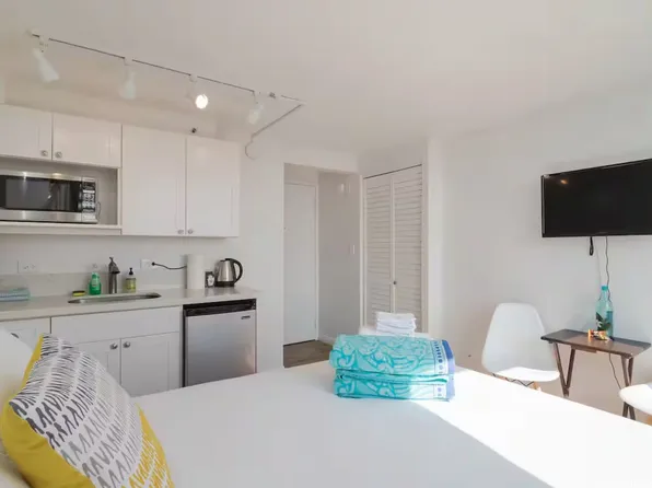 444 Niu St APT 3804, Honolulu, HI 96815