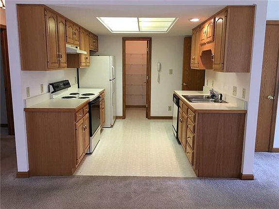 3rd image of 11795 Civic Cir