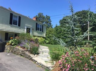 1 Beach Rd, Barrington, RI 02806