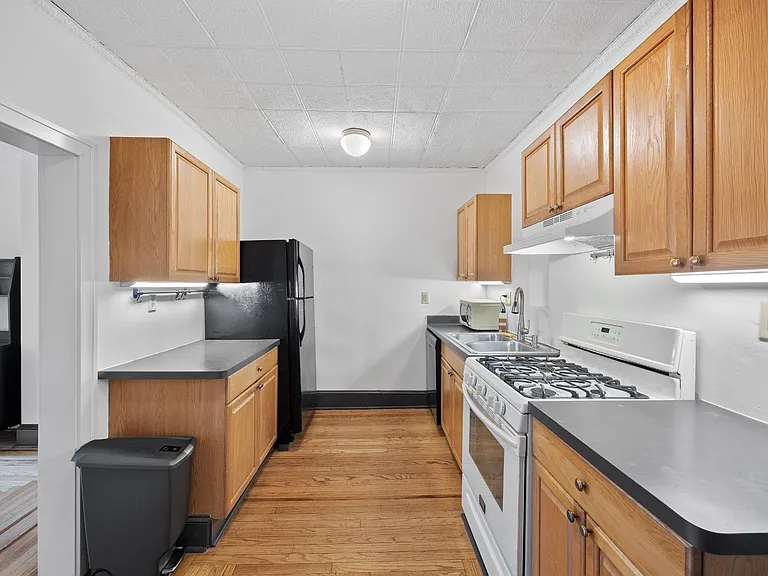 107 Monroe St #3 — Photo 7