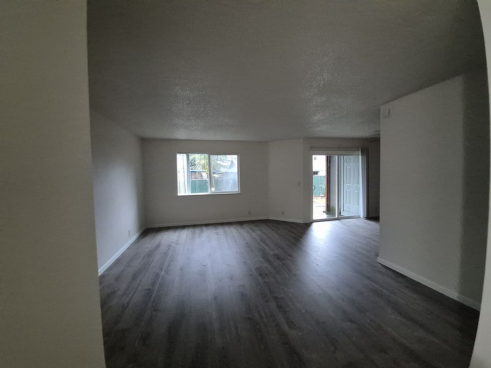 1st image of 704 NE Kane Dr #103OFFSITE-1229