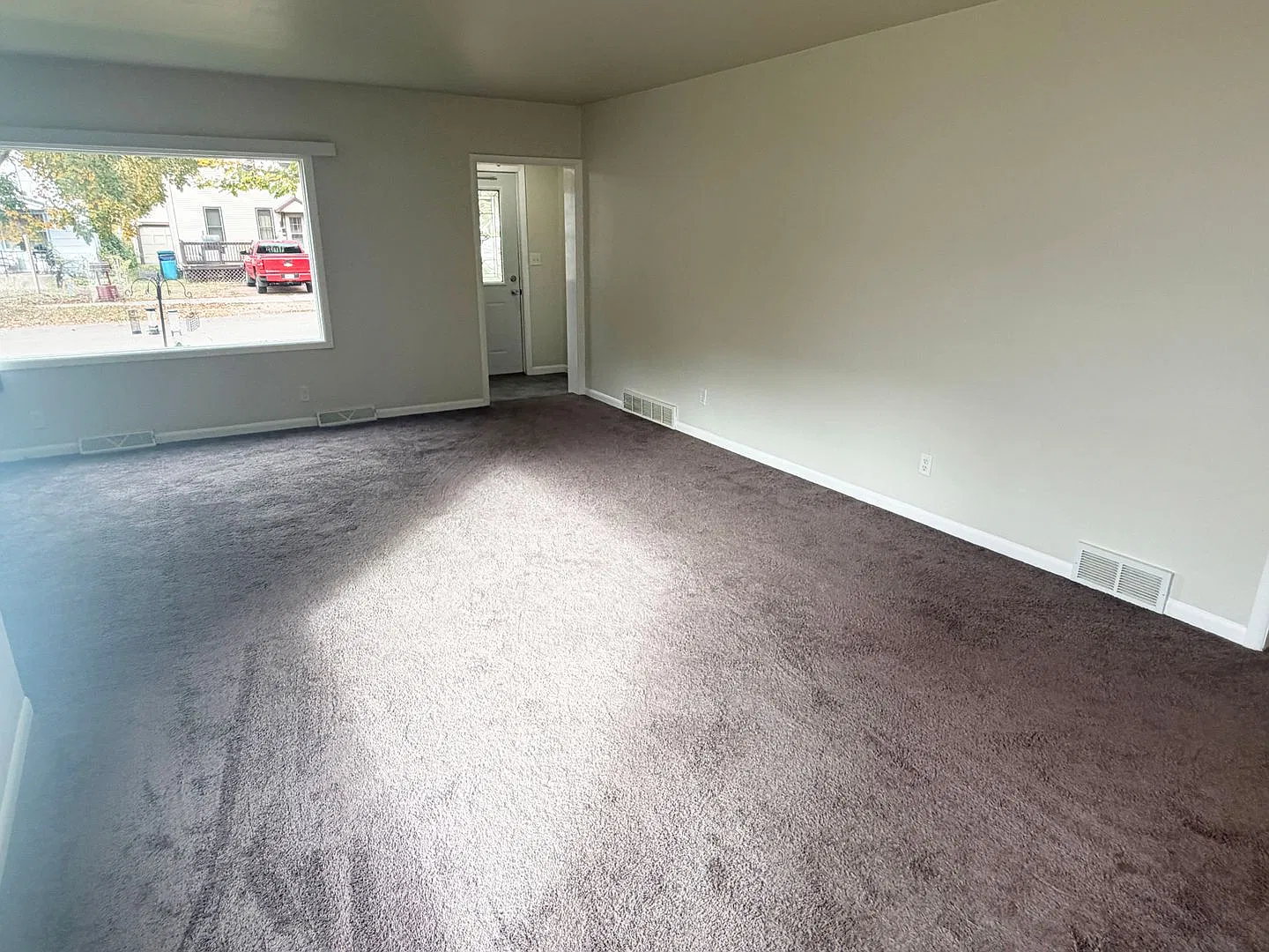 3-Bedroom House Plus Bonus Room With Central Air and Many Updates — Photo 4