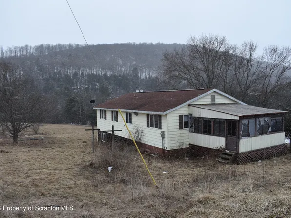 2756 Lower Rhiney Creek Rd, Hallstead, PA 18822
