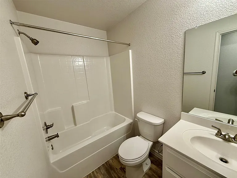 209 Dolphin Dr #B — Photo 13