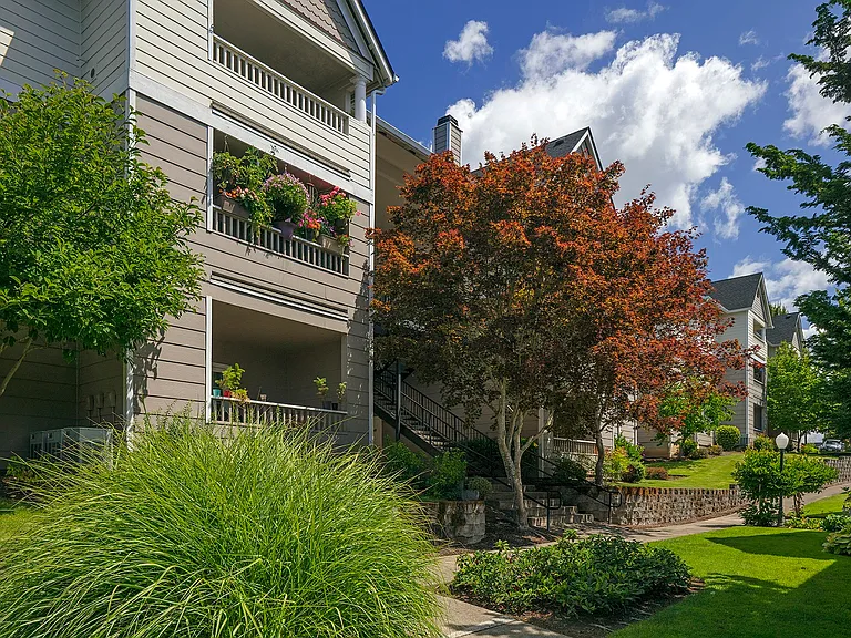 Highland Hills — Photo 31