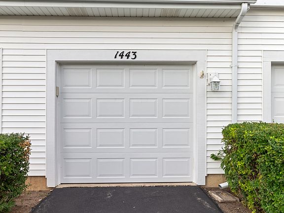 3rd image of 1443 Meadowsedge Ln